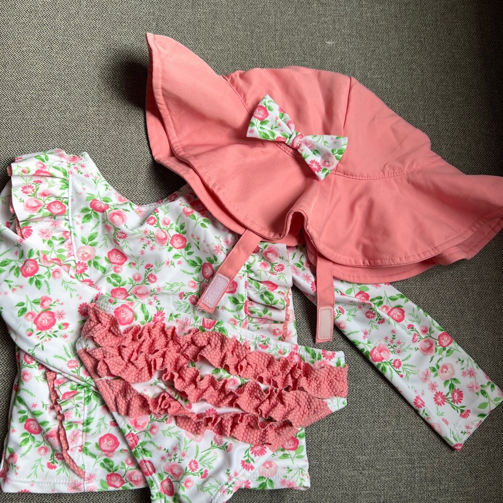 NWOT!!! Baby girl swing suit set hat/Diaper cover